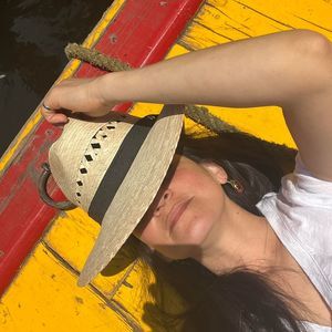 Meet your Posher, Raquel